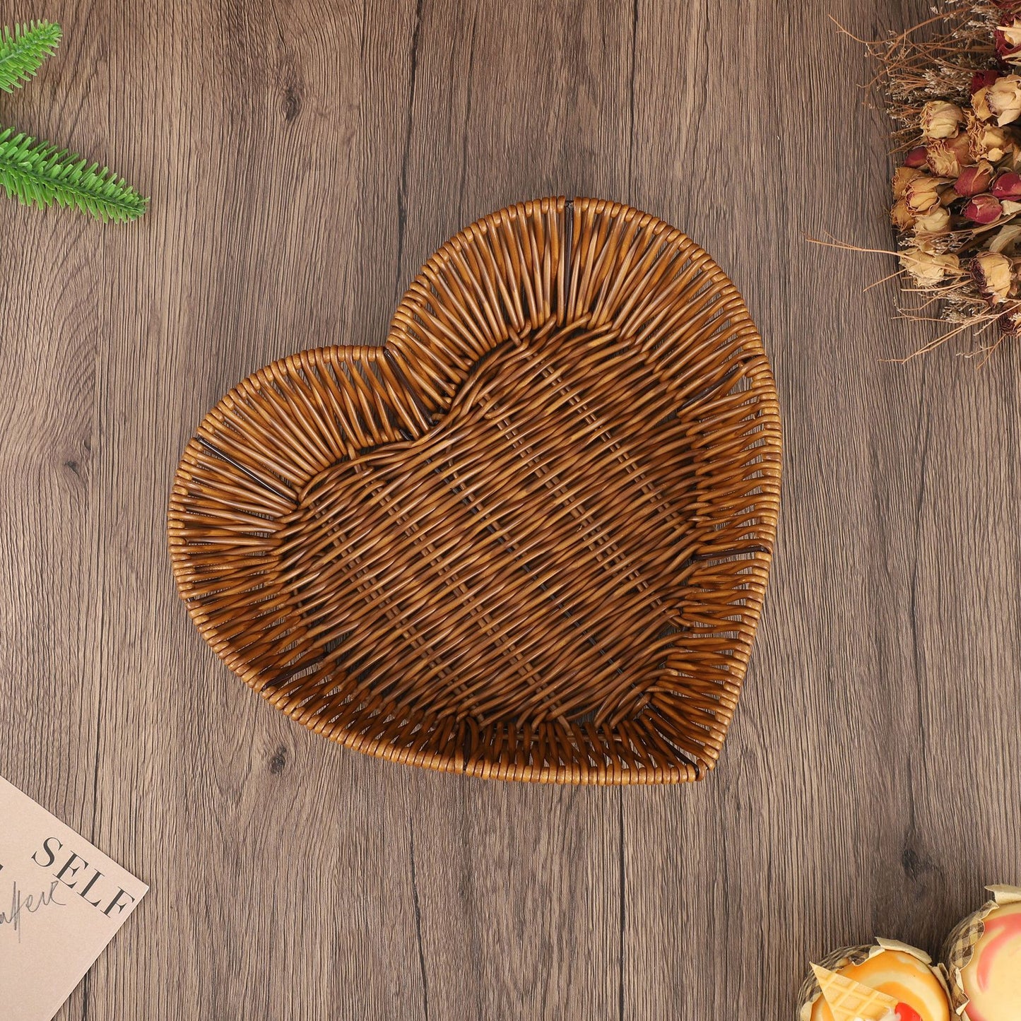 Panier cœur en rotin